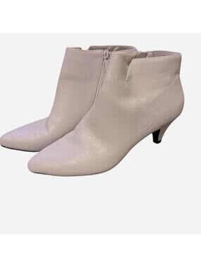White Pointed Toe Ankle Boots Kitten Heel Minimal Chic Size 8